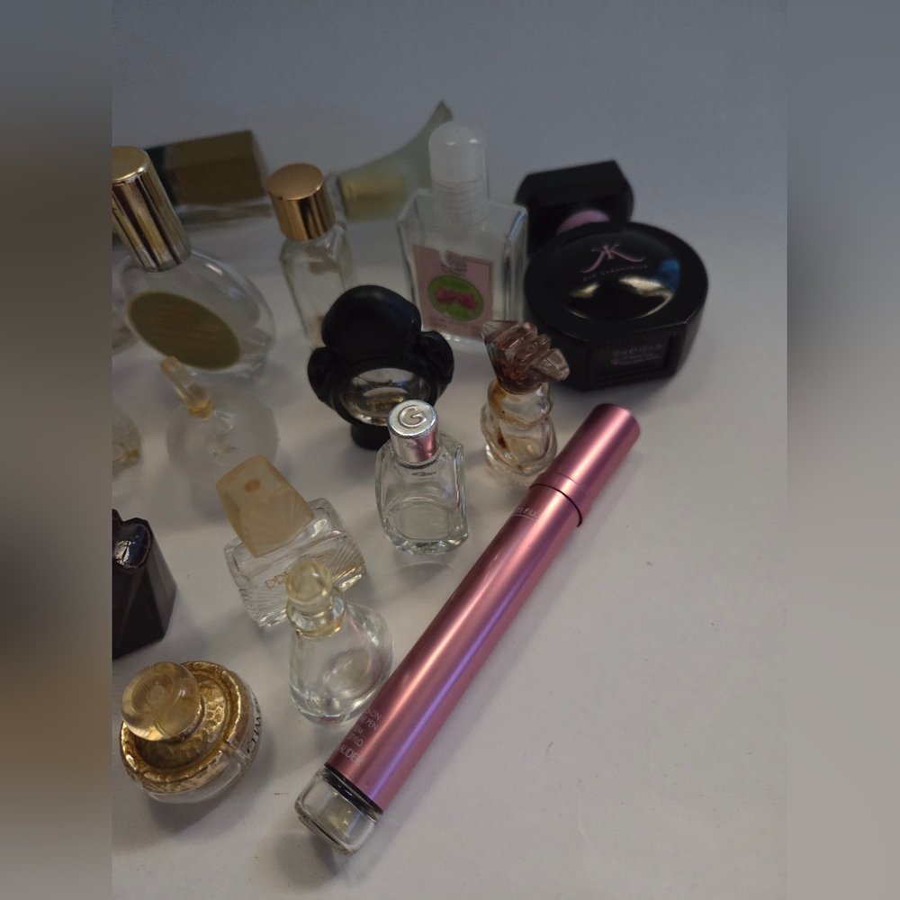 28 Piece Bundle - Picture 3 of 5